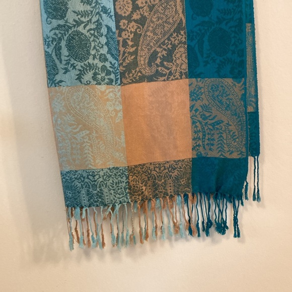 Pashmina Scarf - Picture 2 of 3